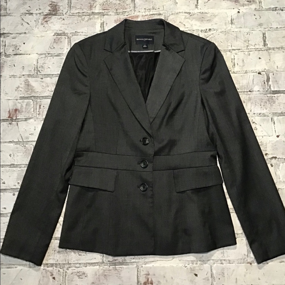 **SALE**B. REPUBLIC**Plus Matching Skirt**FREE